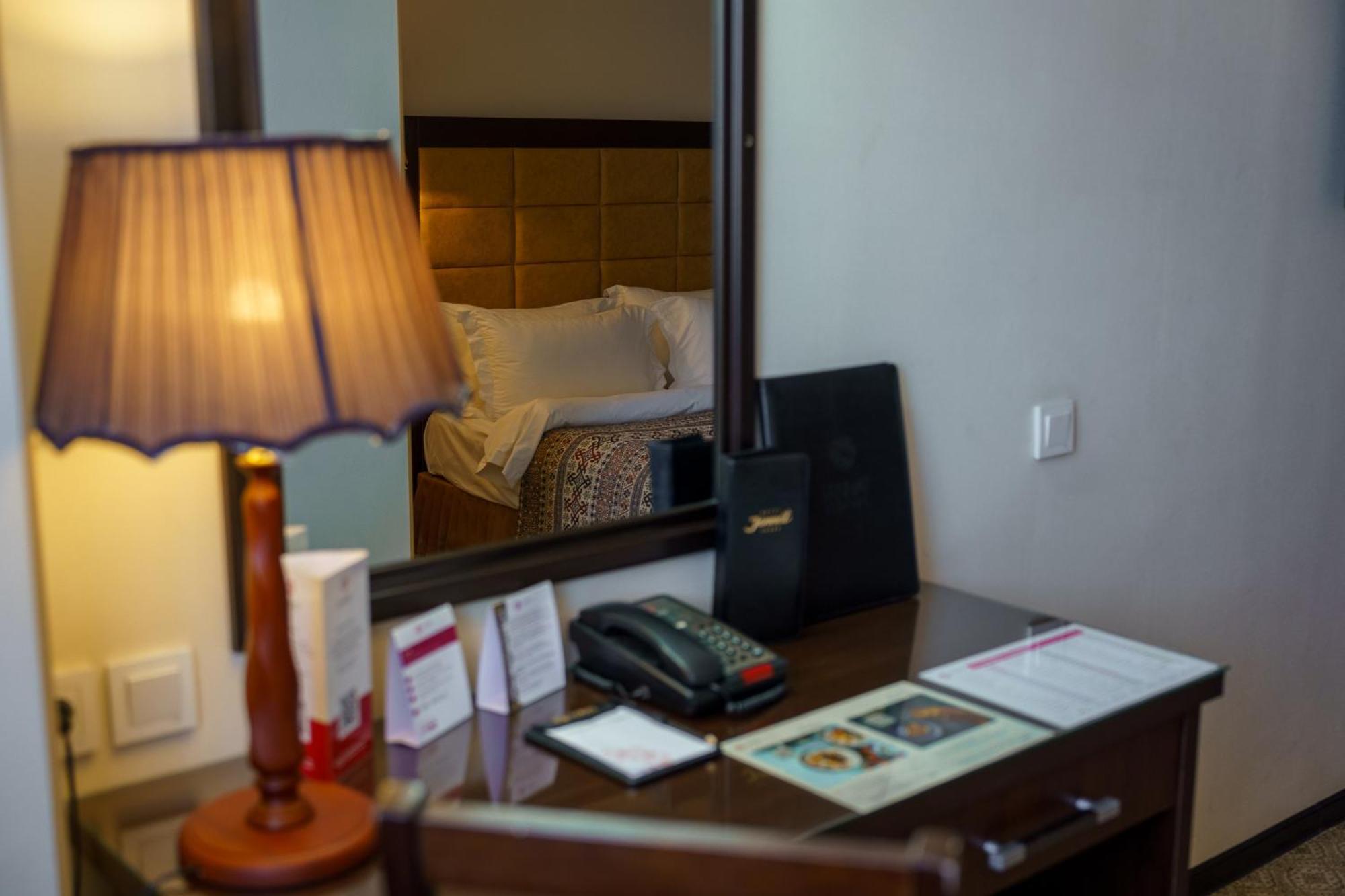 Jannat Regency Hotel Bishkek Bagian luar foto