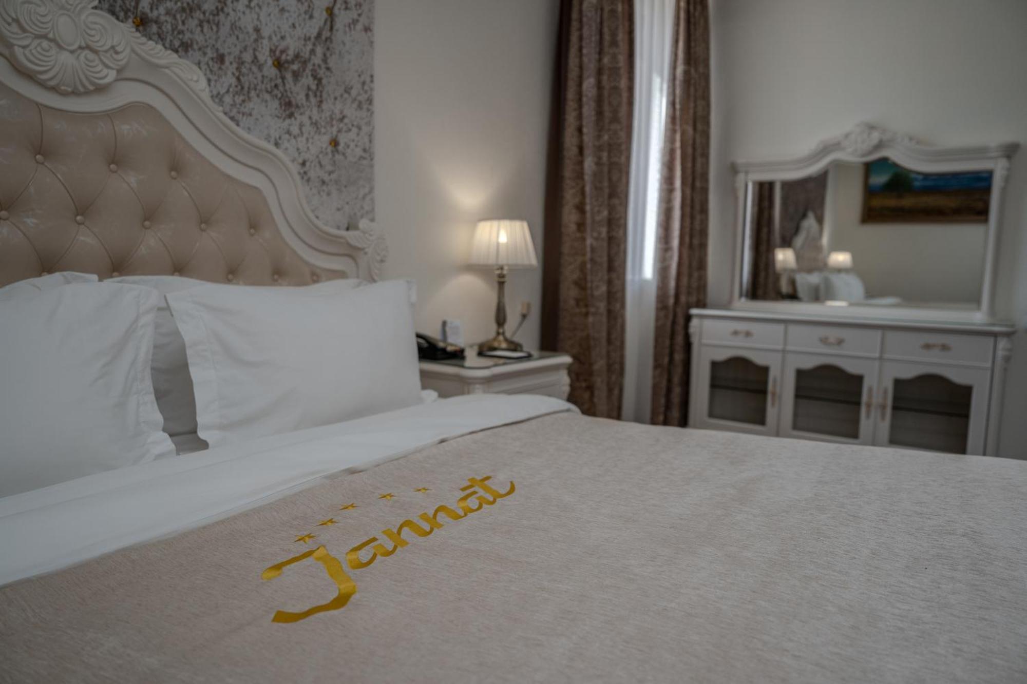 Jannat Regency Hotel Bishkek Bagian luar foto
