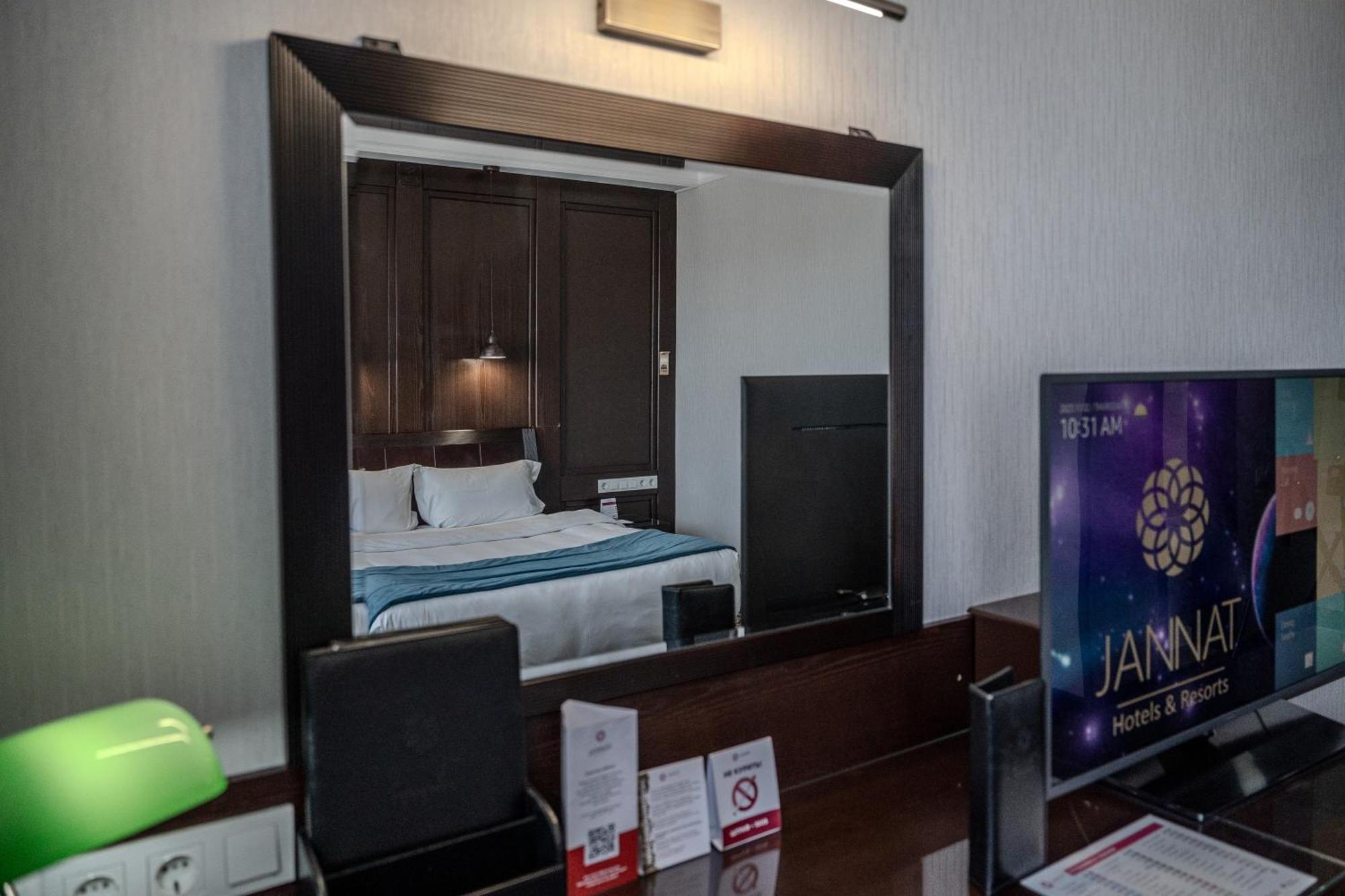 Jannat Regency Hotel Bishkek Bagian luar foto