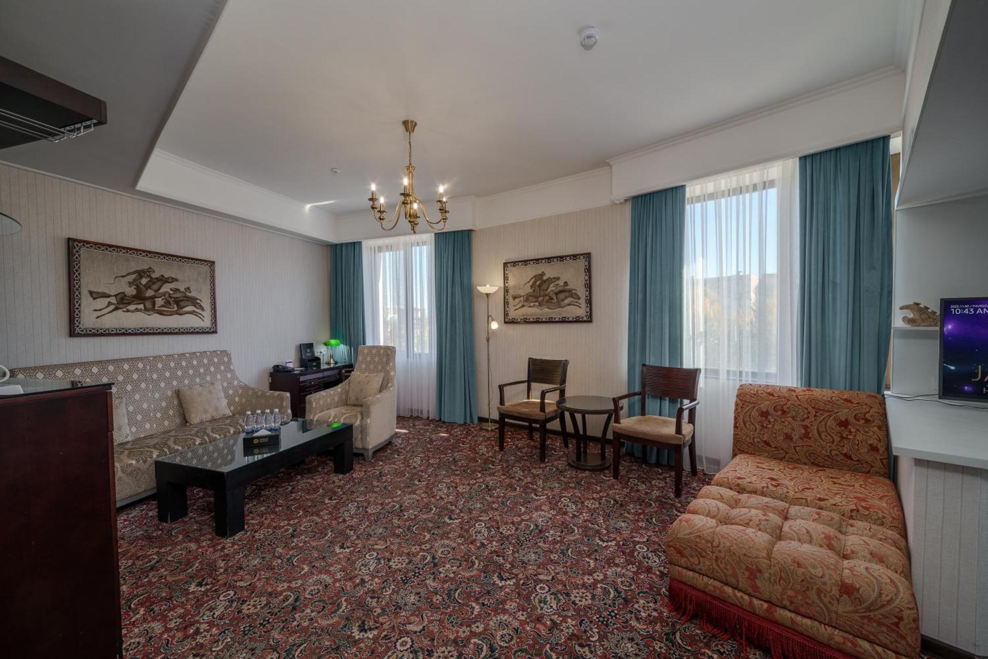 Jannat Regency Hotel Bishkek Ruang foto