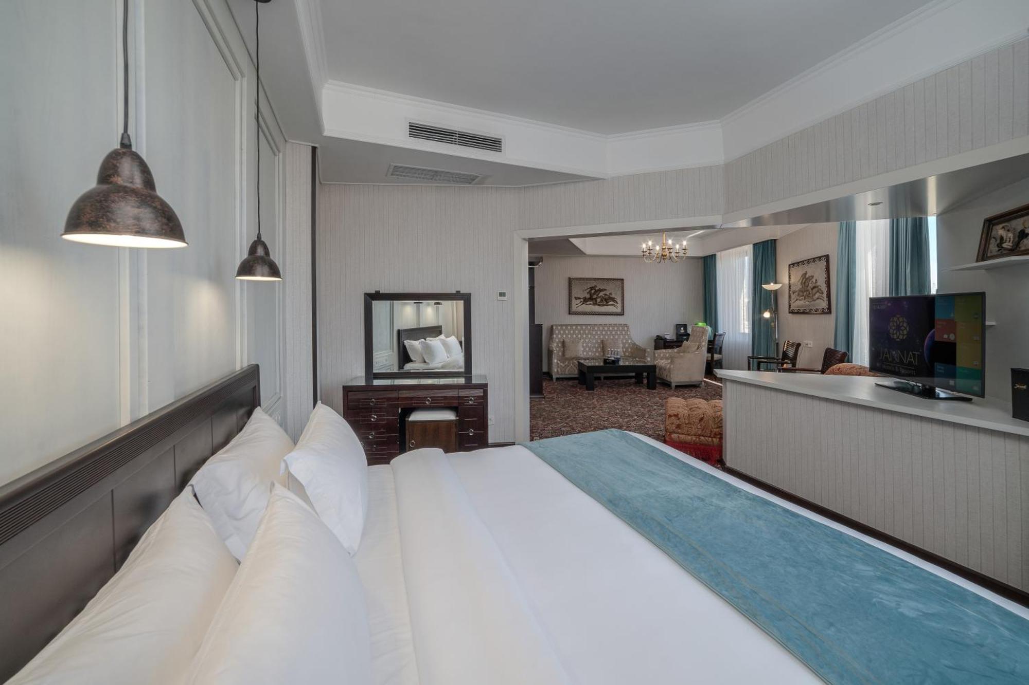 Jannat Regency Hotel Bishkek Ruang foto