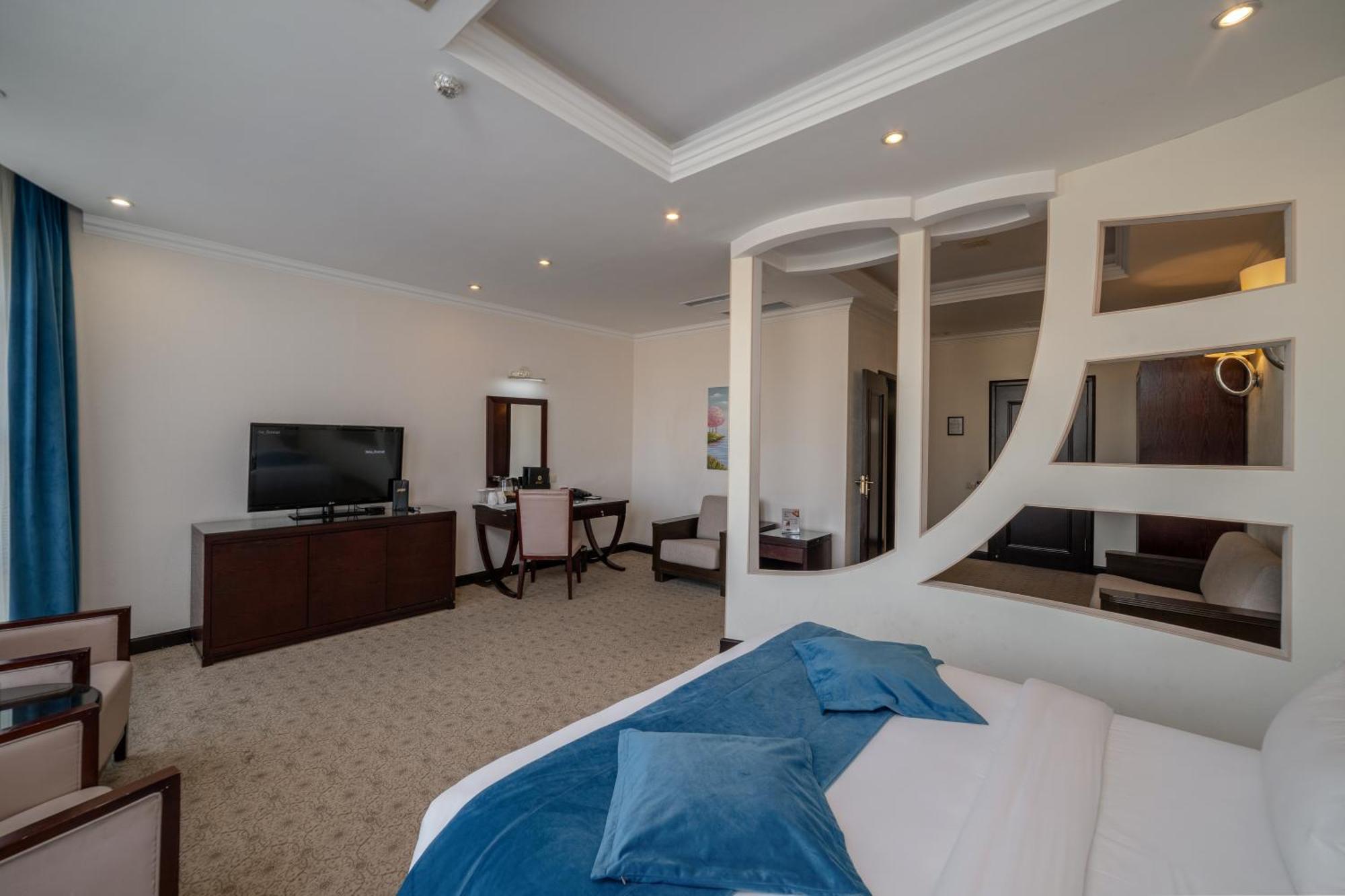 Jannat Regency Hotel Bishkek Ruang foto