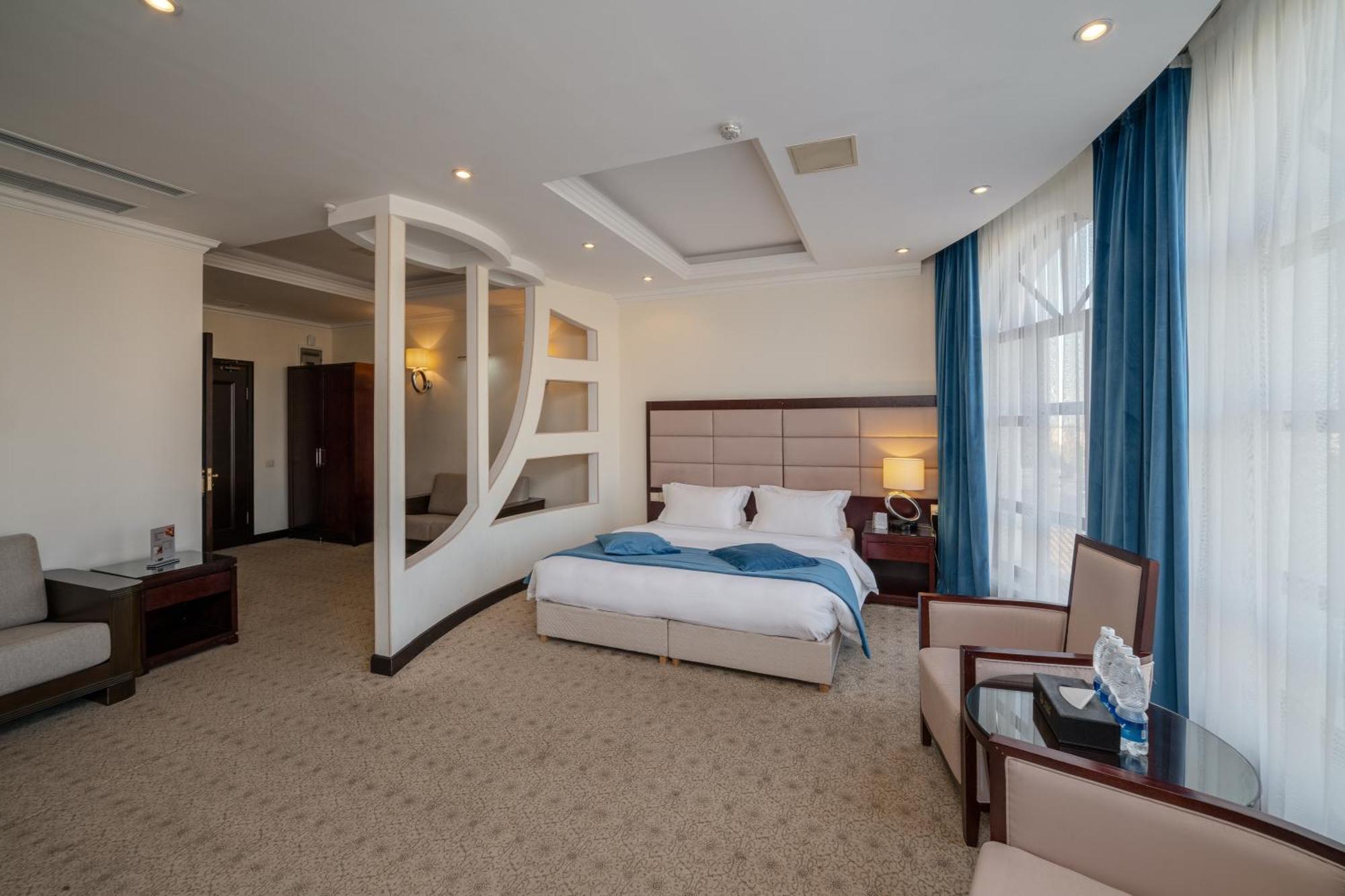 Jannat Regency Hotel Bishkek Ruang foto