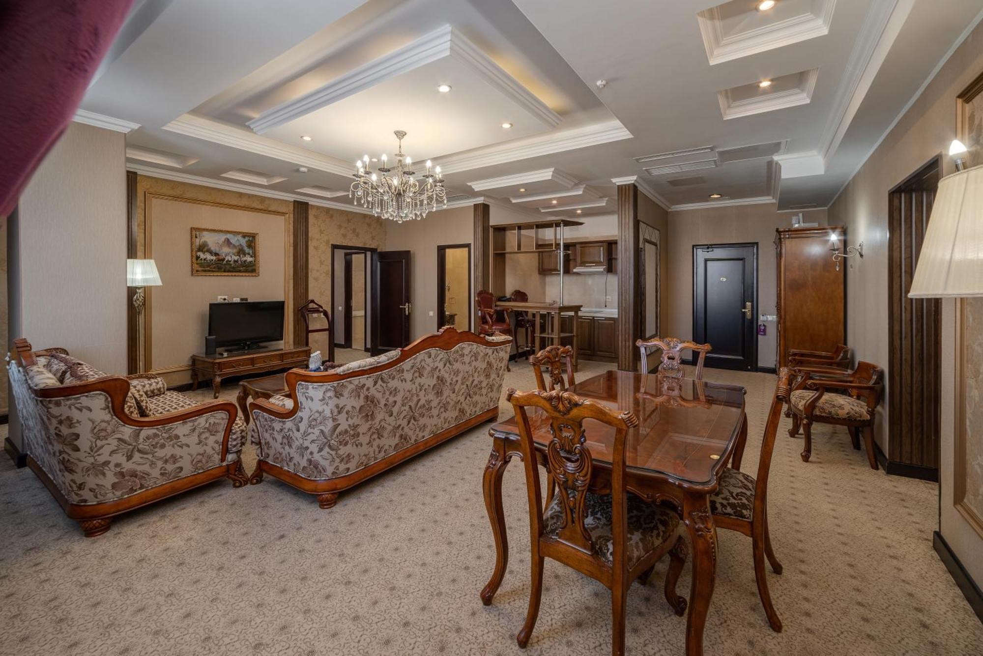 Jannat Regency Hotel Bishkek Ruang foto