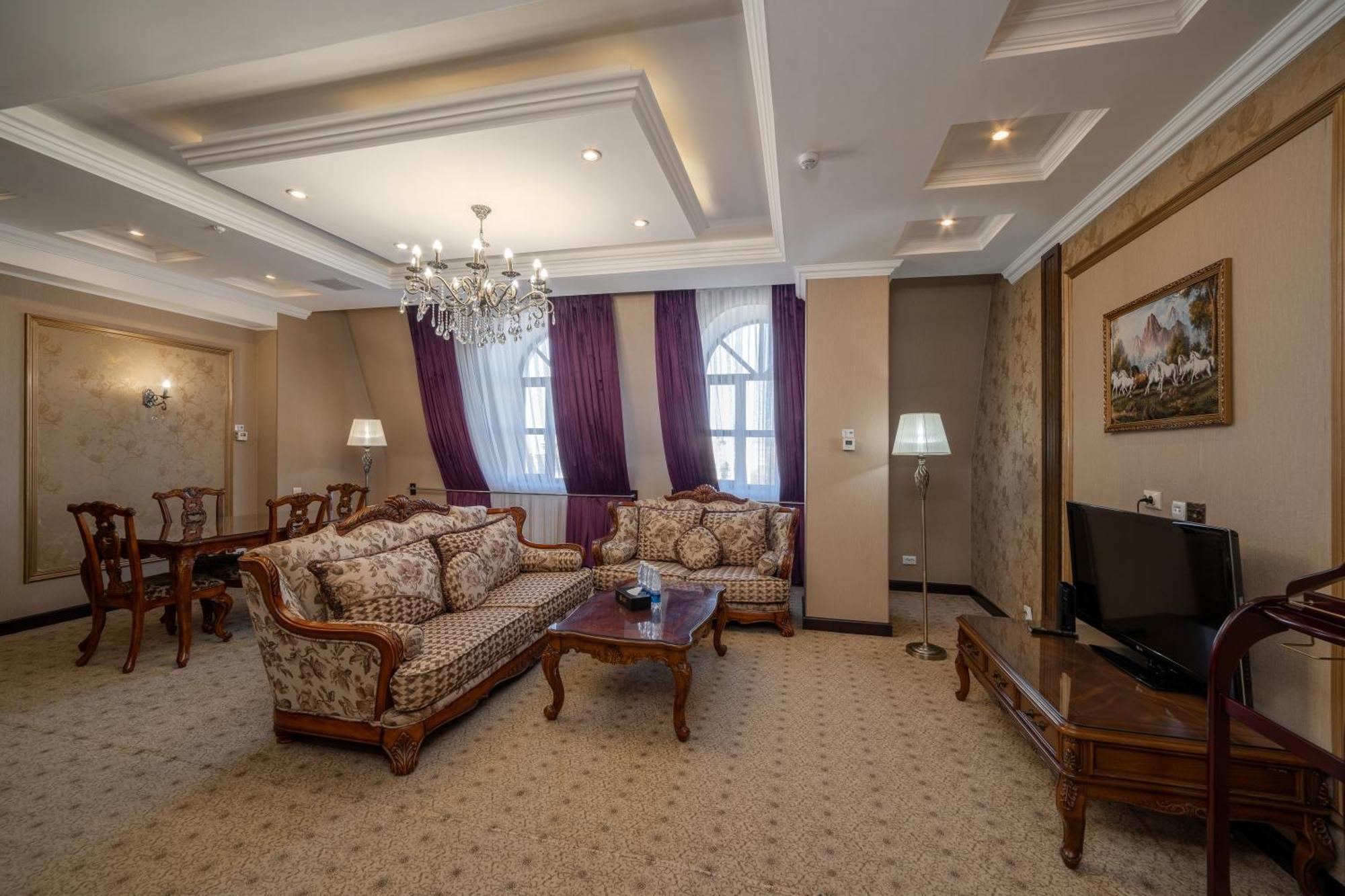 Jannat Regency Hotel Bishkek Ruang foto
